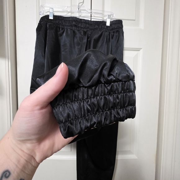 Nike Track Satin Womens Joggers Size Large - Picture 5 of 9